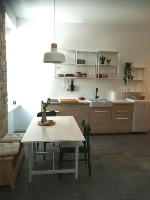 PUY Lovely Apartment In The City Center מראה חיצוני תמונה